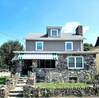 132 C St, Johnstown, PA 15906