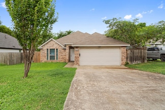 826 Tuskegee St, Grand Prairie, TX 75051