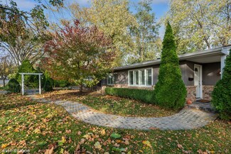 127 S Bruner St, Hinsdale, IL 60521