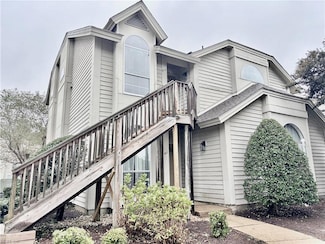 513 E Lake Cir, Chesapeake, VA 23322