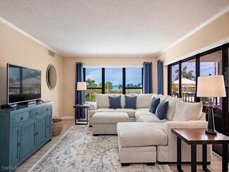 4451 Gulf Shore Blvd N Unit 301, Naples, FL 34103