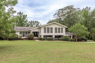 563 Lakewood Dr, Thomson, GA 30824