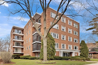 2425 Central St Unit 2D, Evanston, IL 60201