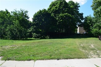 574 Wooster Rd N, Barberton, OH 44203