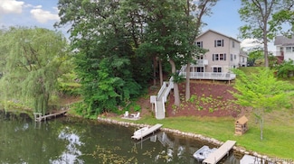 6201 Academy Dr, Brighton, MI 48116