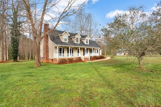 125 Cannon Ln, Easley, SC 29640