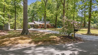 8641 McCaw Dr, North Chesterfield, VA 23235