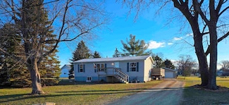 513 2nd St SW, Cresco, IA 52136