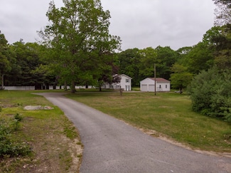 29 Ralph St, Moosup, CT 06354