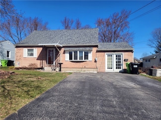 220 Volney Dr, Syracuse, NY 13212