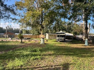 359 Center Dr, de Land, FL 32724