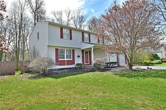 9058 Briarbrook Dr NE, Warren, OH 44484