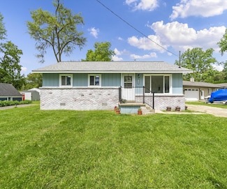 11508 Elmdale Rd, Whitmore Lake, MI 48189