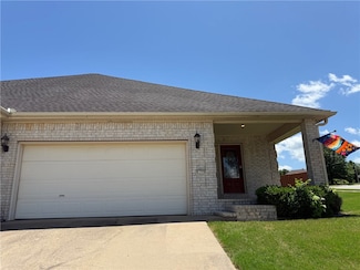 6299 W Milliken Bend, Fayetteville, AR 72704