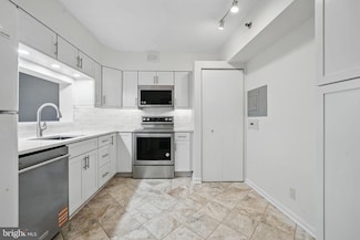 1805 Crystal Dr Unit 617S, Arlington, VA 22202