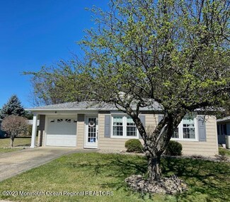 6 Floral Dr, Brick, NJ 08723