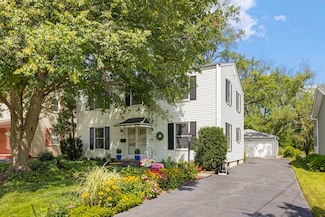 45 N Parkside Ave, Glen Ellyn, IL 60137