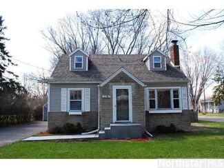 2987 2987 Edgerton St, Little Canada, MN 55117