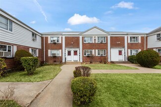 221-31 Braddock Ave, Queens Village, NY 11427