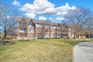 360 Claymoor Unit 2F, Hinsdale, IL 60521