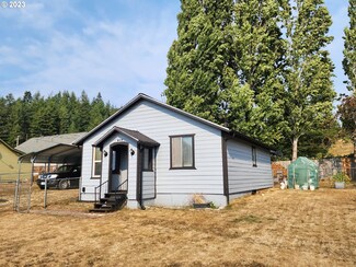 517 25th St, Myrtle Point, OR 97458