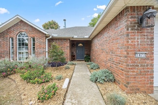 1471 N Genoa Ave, Fayetteville, AR 72704