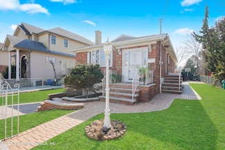 74 Reno Ave, Staten Island, NY 10306