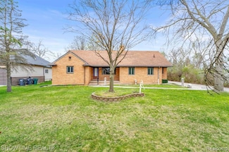2927 Dashwood Dr, Troy, MI 48083