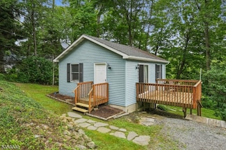 2 Beach Plaza, Stockholm, NJ 07460