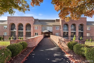 14300 Conway Meadows Ct E Unit 101, Chesterfield, MO 63017