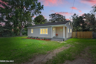 76 Lee Dr, Leland, NC 28451