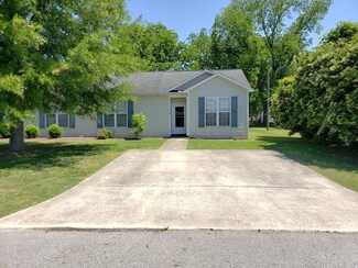 1110 W 4th St, Washington, NC 27889