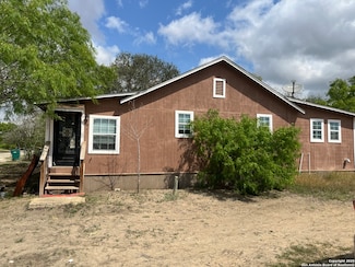 2201 Cantrell Ave, Jourdanton, TX 78026