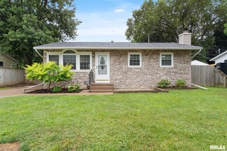 6806 Ridge Dr, Davenport, IA 52806