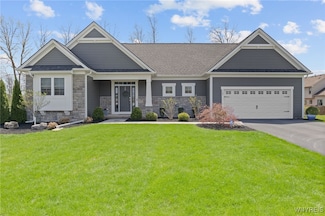 1167 Guinevere Dr, Rochester, NY 14626