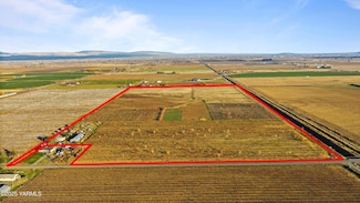 6263 Ashue Rd, Wapato, WA 98951