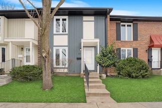 33 Pioneer Park Place, Elgin, IL 60123