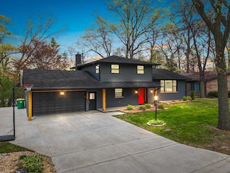 1744 Carriage Ct, Green Bay, WI 54304