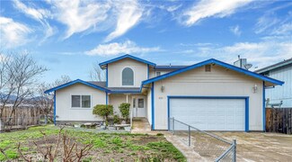 633 Spinnaker Ct, Clearlake Oaks, CA 95423