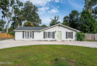 915 Belleview Cir W, Beaufort, SC 29902