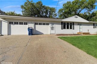 230 Palomino Pkwy, Des Moines, IA 50320