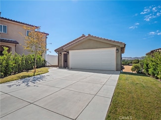 12515 N Haleh Ln, Los Angeles, CA 91342