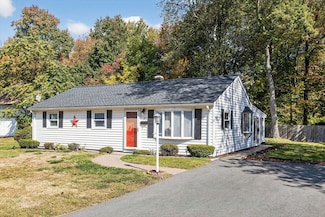 22 Ledgewood Dr, Burlington, MA 01803