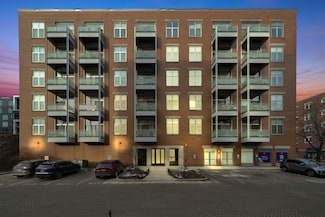 949 W Madison St Unit 207, Chicago, IL 60607