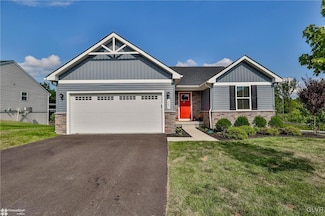 4201 Magnolia Ln, Whitehall, PA 18052