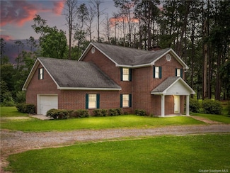 203 Country Club Ln, Leesville, LA 71446