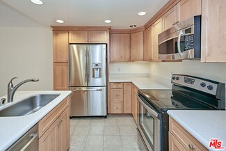 600 W 9th St Unit 702, Los Angeles, CA 90015