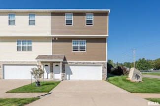 700 Cox Ct, Le Claire, IA 52753