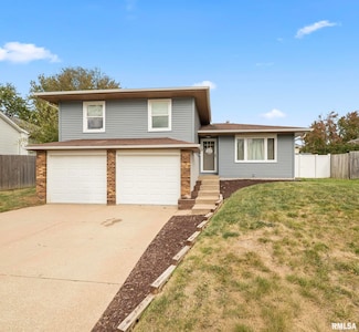 2514 W 60th St, Davenport, IA 52806