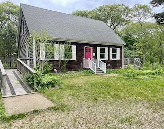 12 Park Ave, Vineyard Haven, MA 02568